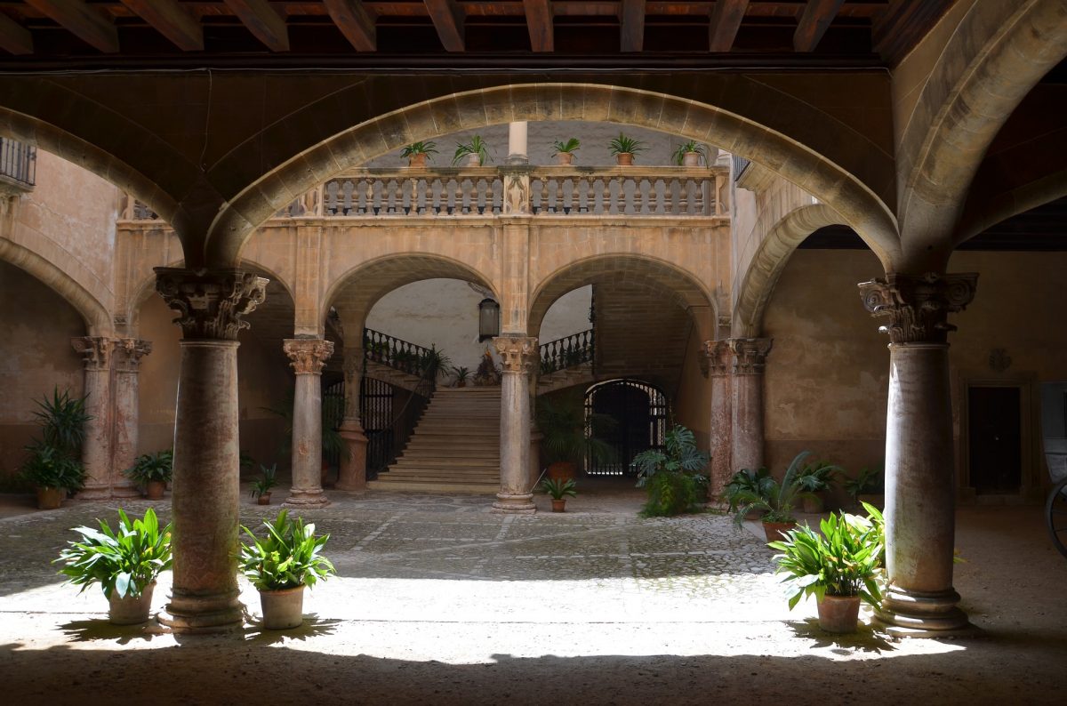 The Mallorcan patios